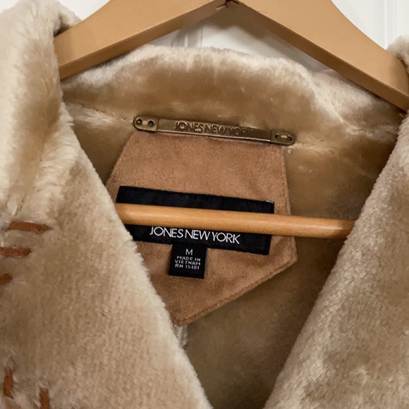 Jones New York suede coat. - Picture 3 of 3